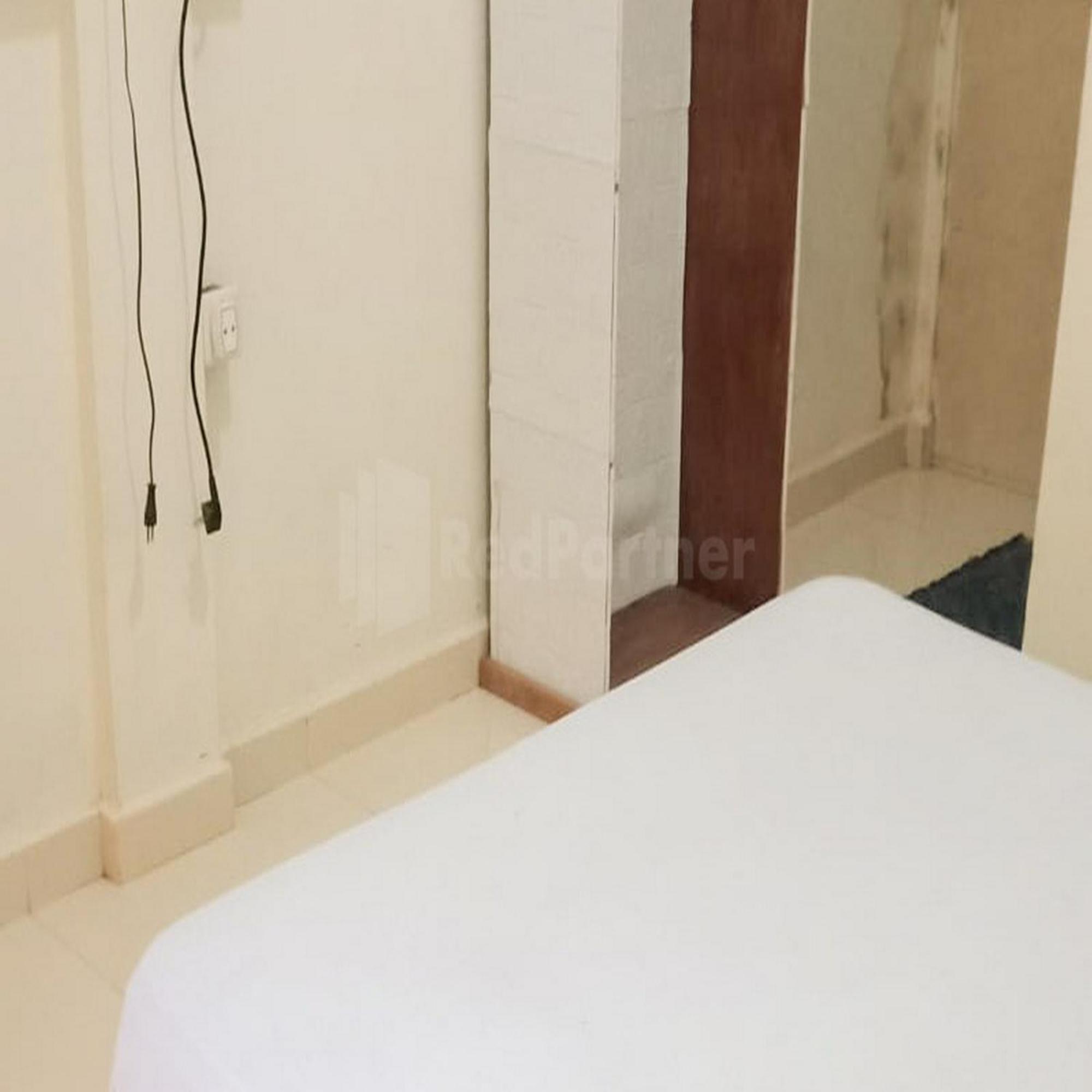 Wisma Pinggir Mitra Reddoorz Tanjung Pinang Exteriér fotografie